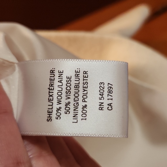 Banana Republic size small cream colored wool jacket - Picture 4 of 5